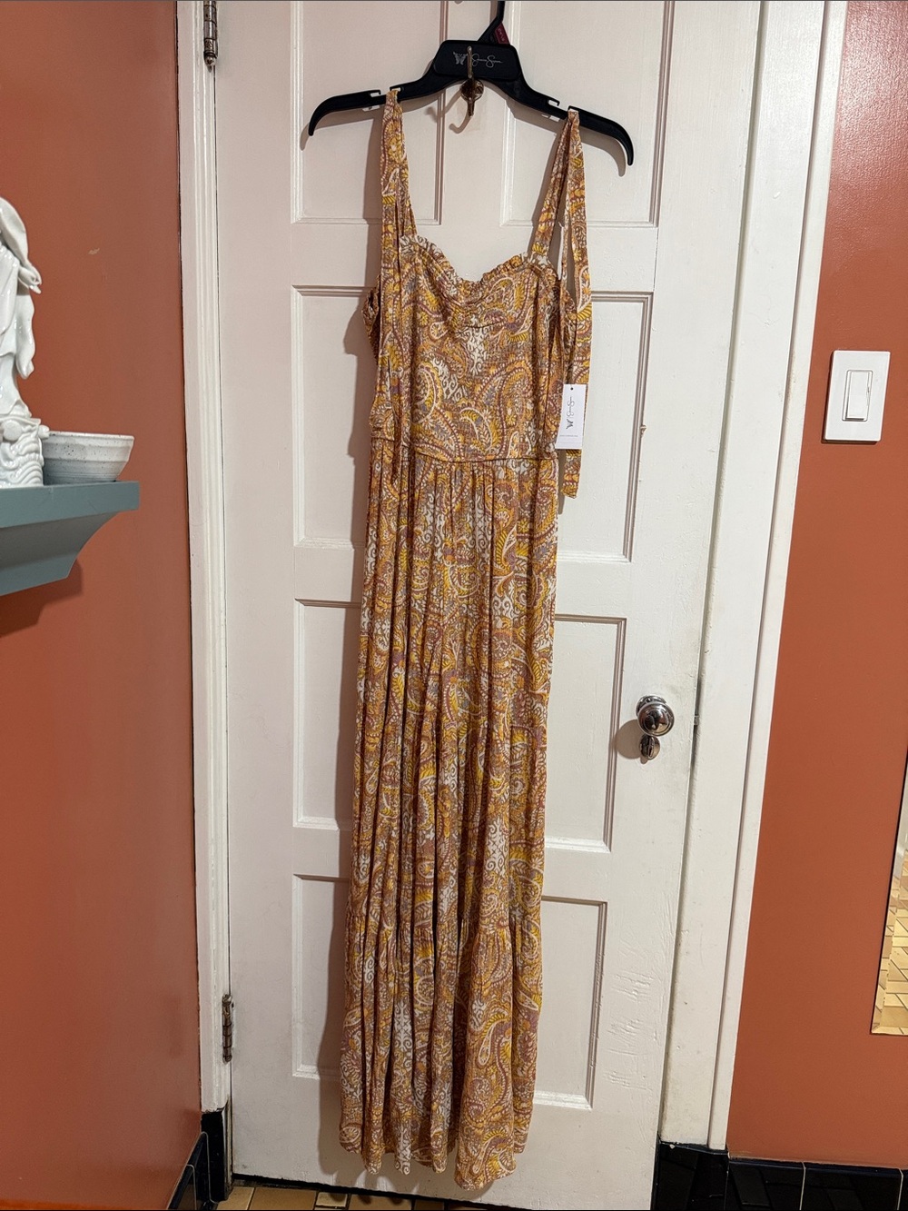 Jessica Simpson Sleeveless Paisley